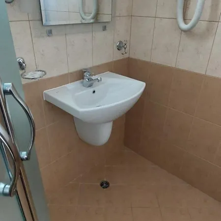 Хотел семеен 